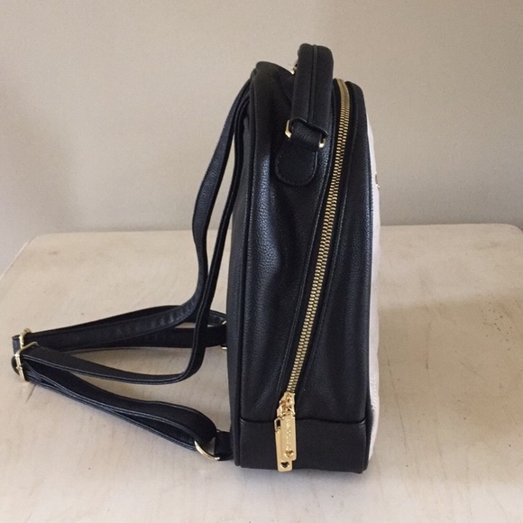 (Betsey Johnson) Quilted heart dome backpack - Picture 3 of 6